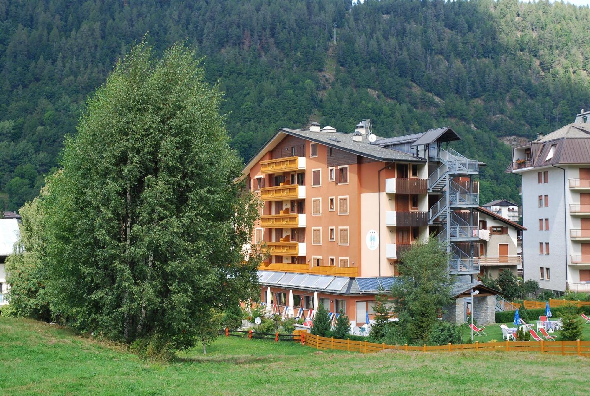 Hotel Derby Aprica Exterior foto